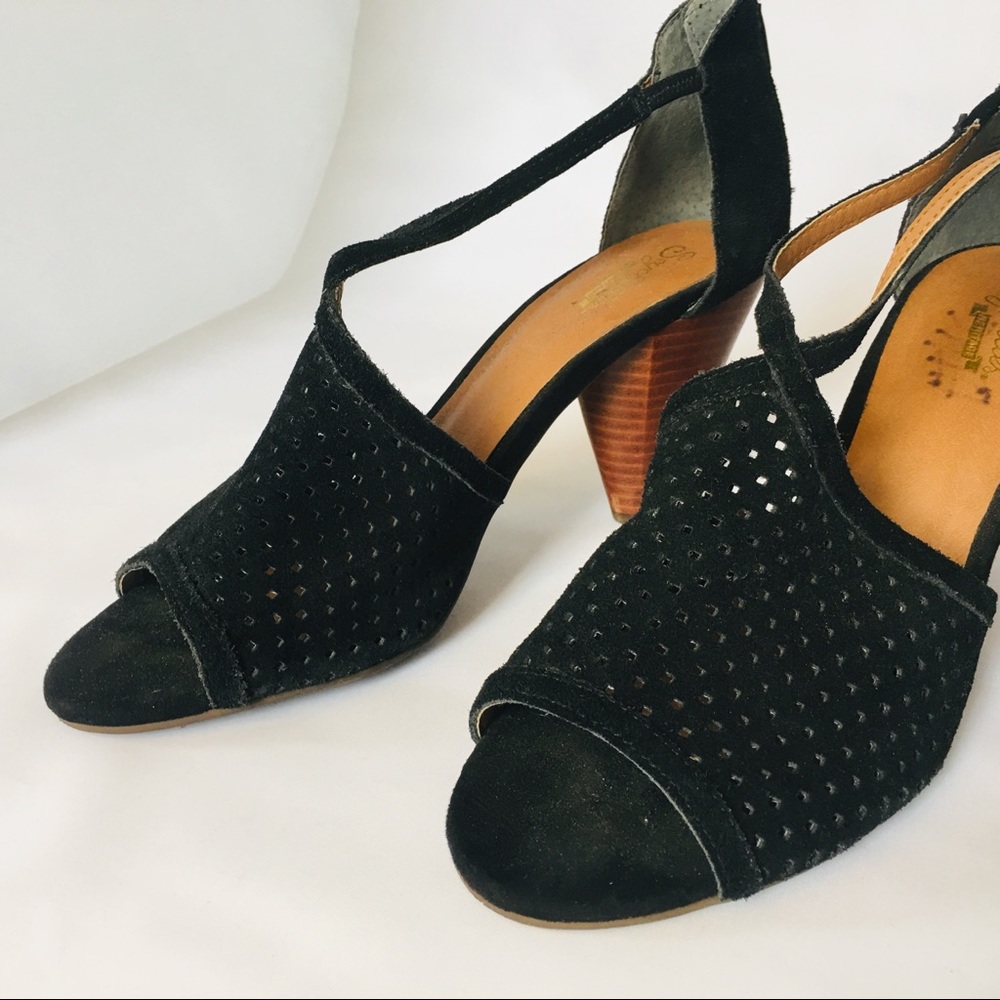 Seychelles Wood heel in black suede, Size 9.5